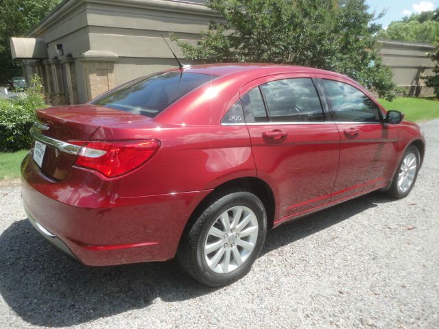 Chrysler 200 2011 photo 6