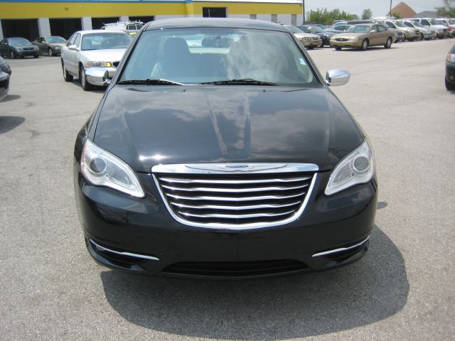 Chrysler 200 2011 photo 6