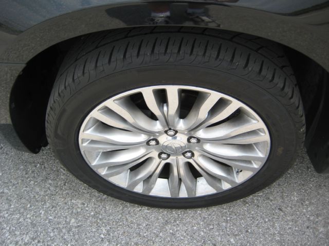 Chrysler 200 2011 photo 8