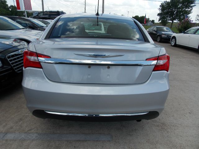 Chrysler 200 2012 photo 2