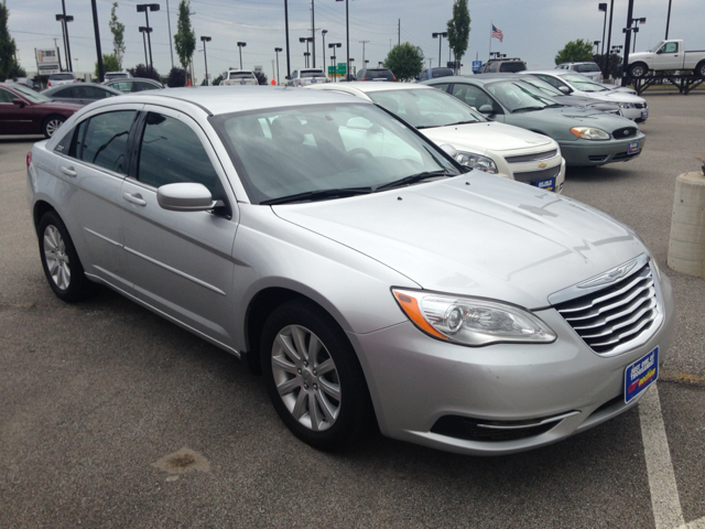 Chrysler 200 2012 photo 2