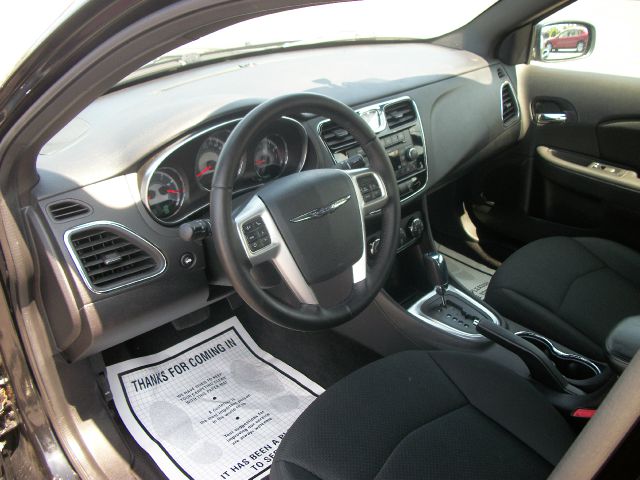 Chrysler 200 2012 photo 7