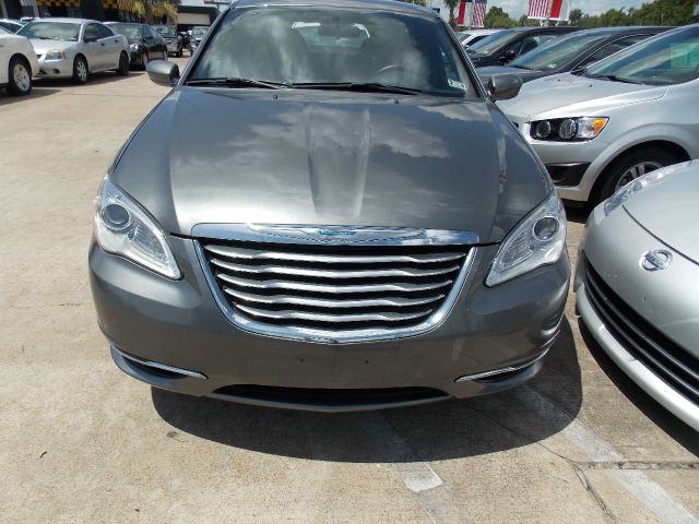 Chrysler 200 2012 photo 2