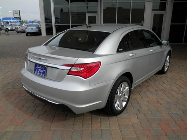 Chrysler 200 2012 photo 4