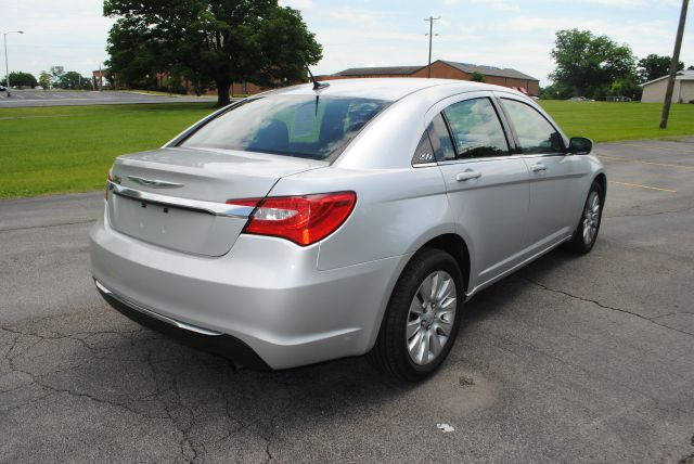 Chrysler 200 2012 photo 18