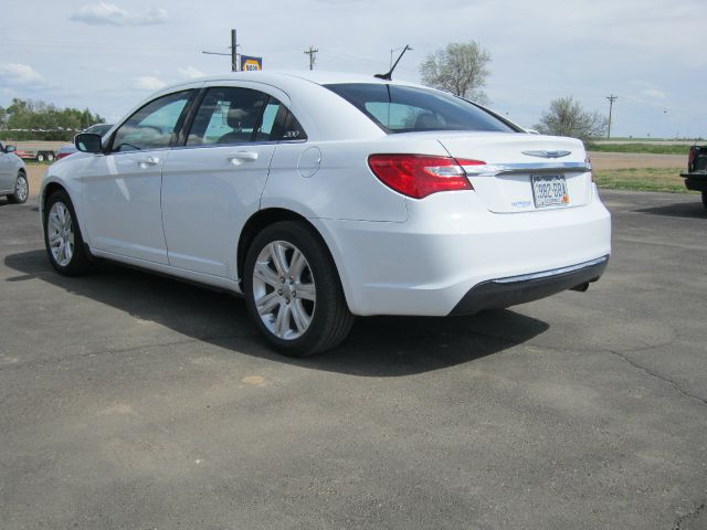 Chrysler 200 2012 photo 2