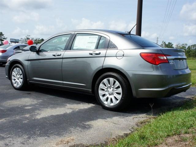 Chrysler 200 2012 photo 2