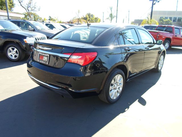 Chrysler 200 2012 photo 2