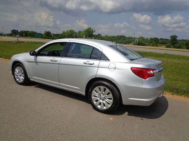 Chrysler 200 2012 photo 3