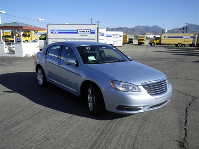 Chrysler 200 2012 photo 2