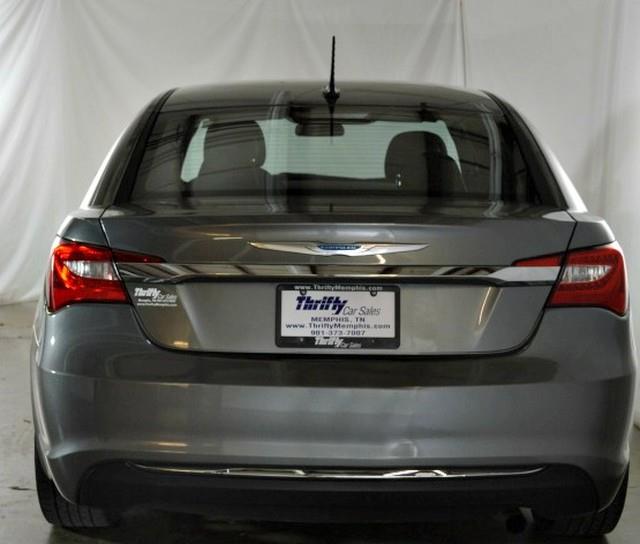 Chrysler 200 2012 photo 2