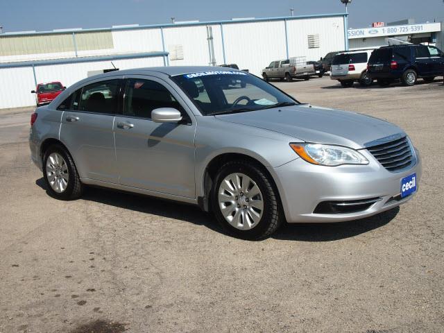 Chrysler 200 2012 photo 2