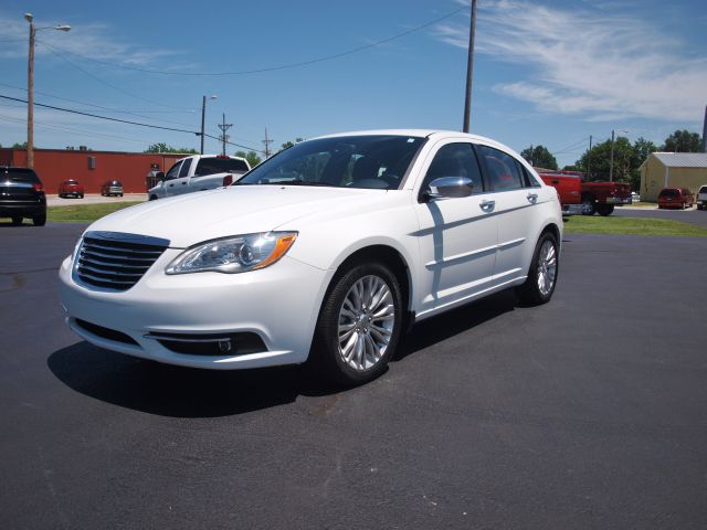 Chrysler 200 2012 photo 3