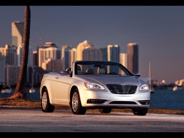 Chrysler 200 2012 photo 9