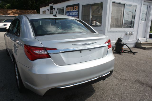 Chrysler 200 2012 photo 2