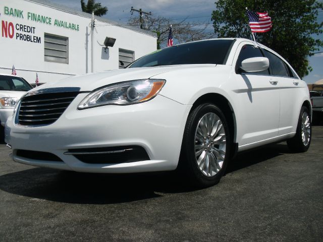 Chrysler 200 2012 photo 3