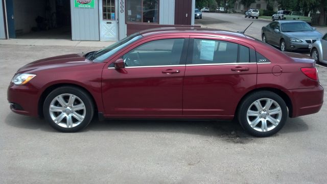 Chrysler 200 Elk Conversion Van Sedan