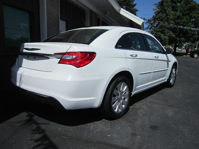 Chrysler 200 2012 photo 9