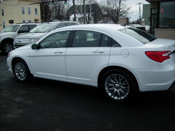 Chrysler 200 2012 photo 1