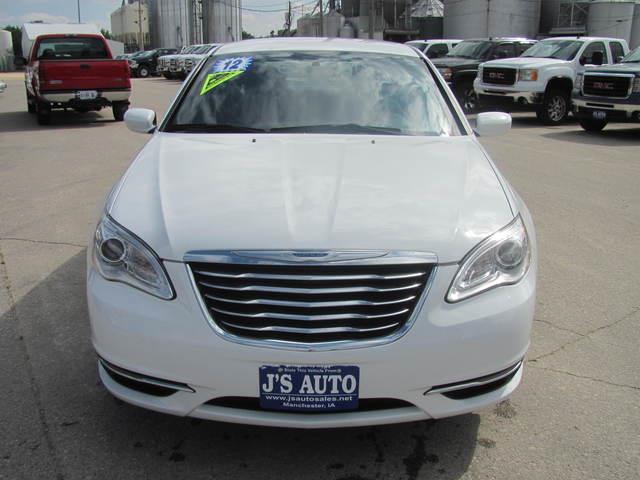 Chrysler 200 2012 photo 2