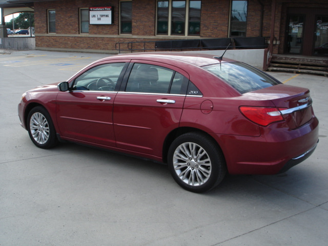 Chrysler 200 2012 photo 2