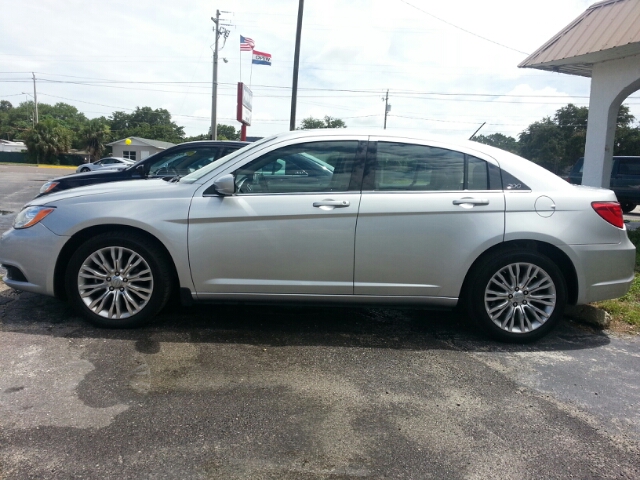 Chrysler 200 2012 photo 9