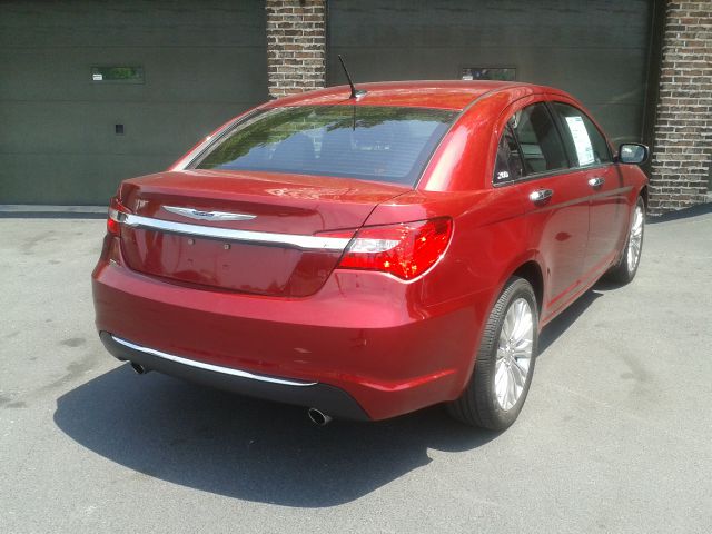 Chrysler 200 2012 photo 9