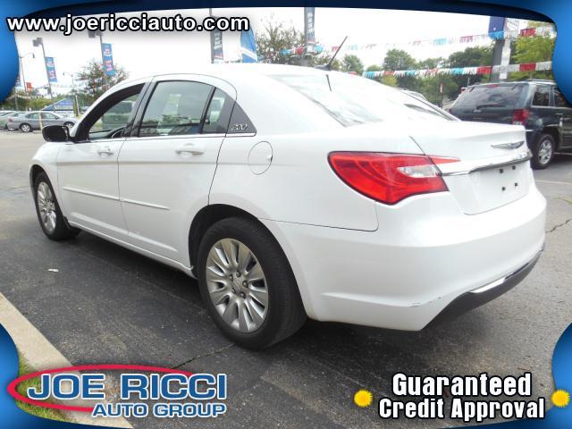 Chrysler 200 2012 photo 2