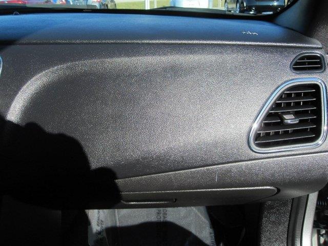 Chrysler 200 2012 photo 9