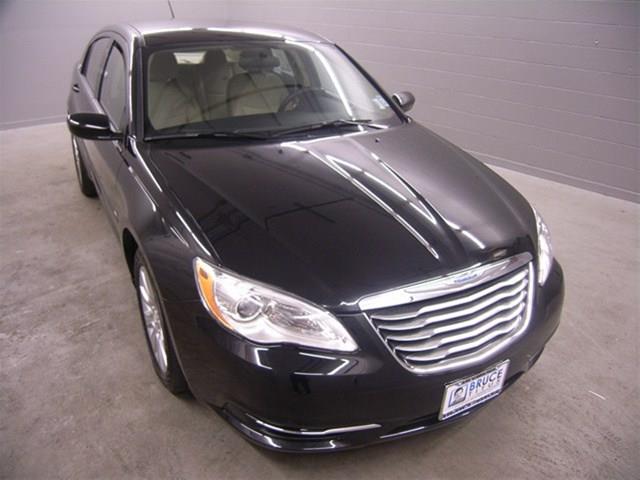 Chrysler 200 2012 photo 2