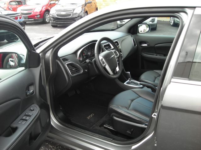 Chrysler 200 2012 photo 2