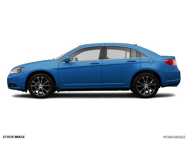 Chrysler 200 2013 photo 2