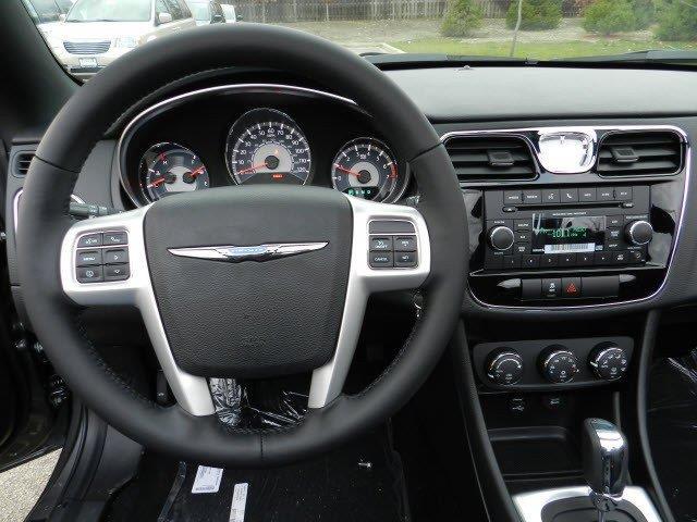 Chrysler 200 2013 photo 6