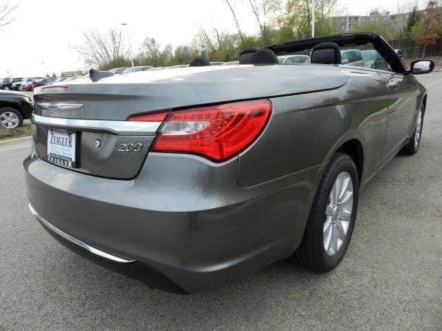 Chrysler 200 2013 photo 8