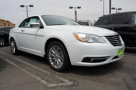 Chrysler 200 2013 photo 1