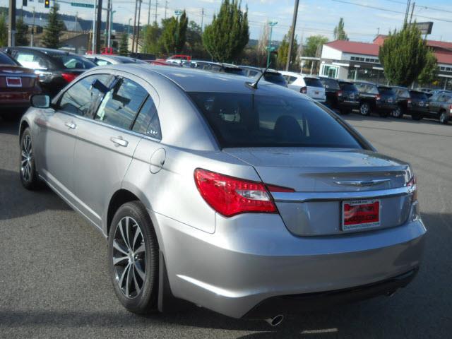 Chrysler 200 SLT 25 Sedan