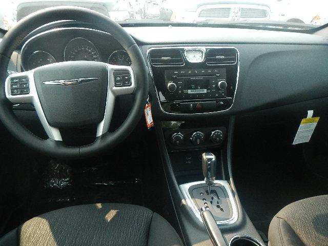 Chrysler 200 2013 photo 3