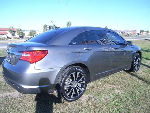 Chrysler 200 2013 photo 1