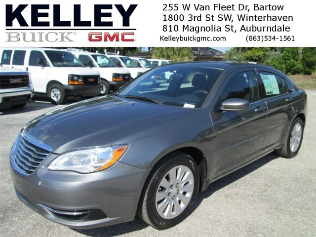 Chrysler 200 2013 photo 2