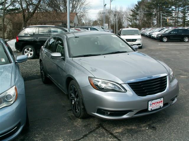 Chrysler 200 2013 photo 1