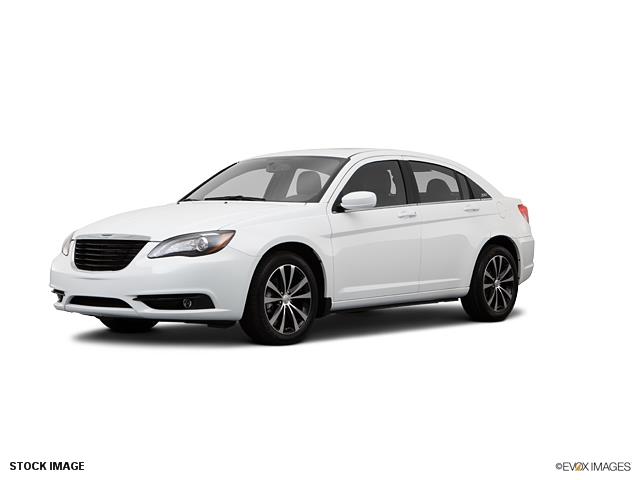 Chrysler 200 2013 photo 2