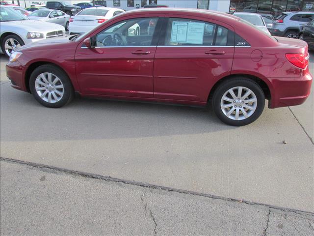 Chrysler 200 2013 photo 1