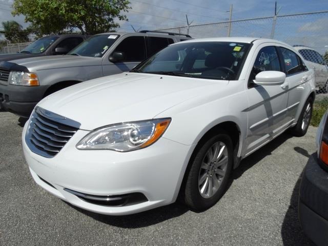 Chrysler 200 2013 photo 3