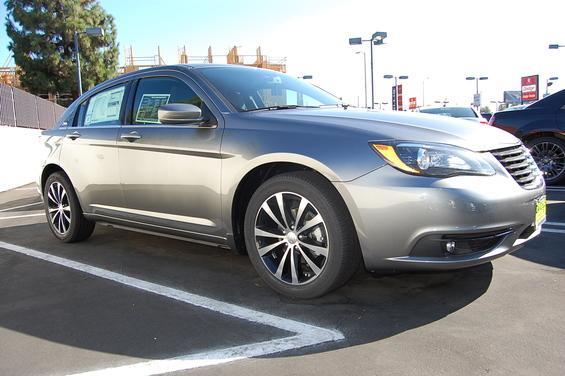 Chrysler 200 2013 photo 1