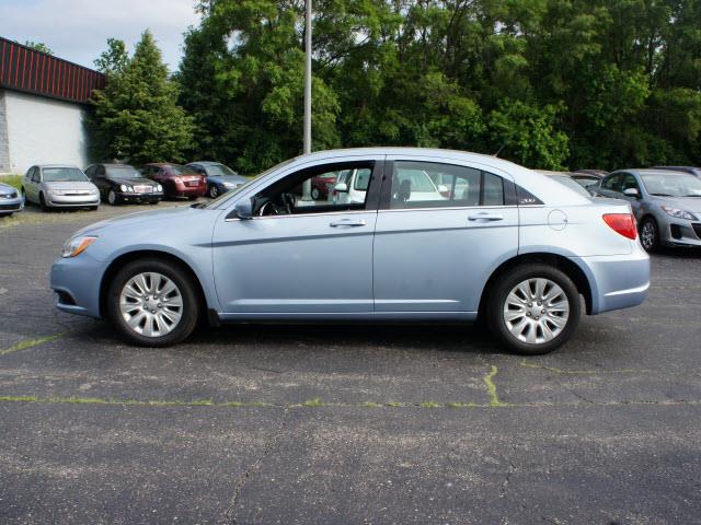 Chrysler 200 2013 photo 5