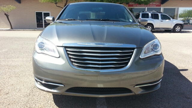 Chrysler 200 2013 photo 11