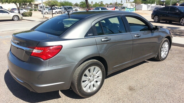 Chrysler 200 2013 photo 14