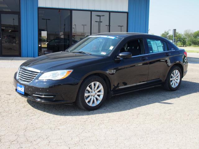 Chrysler 200 2013 photo 2