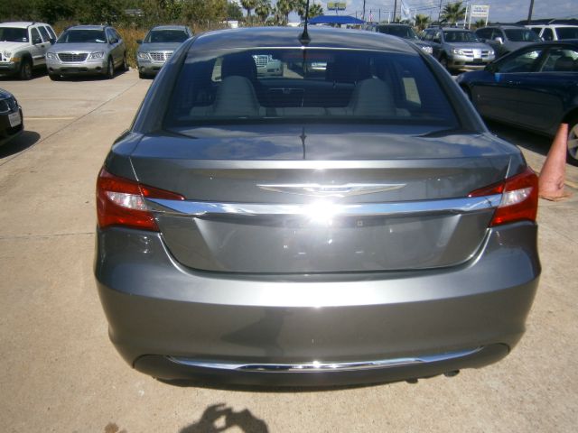 Chrysler 200 2013 photo 3