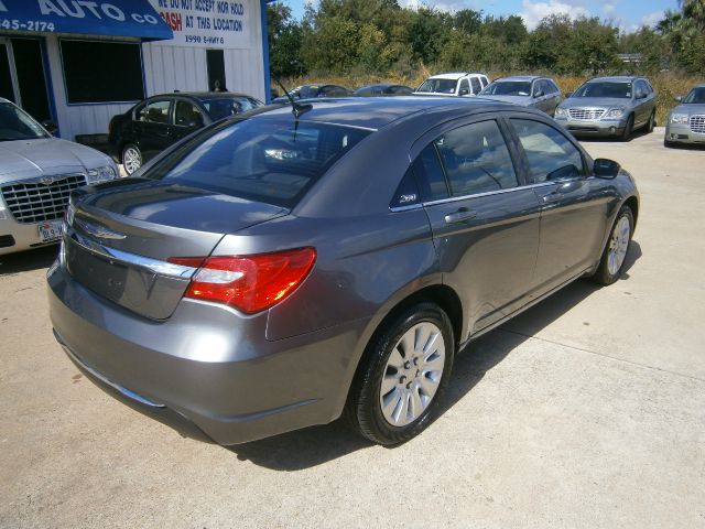 Chrysler 200 2013 photo 4